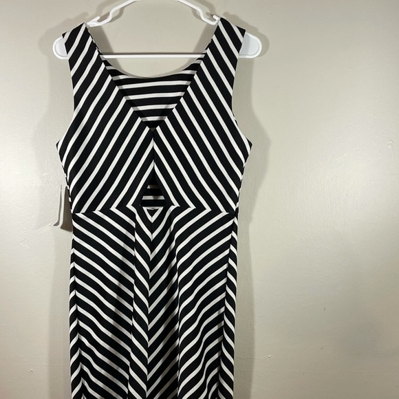 New Black & Off White Striped Bisou Bisou dress - Picture 2 of 7